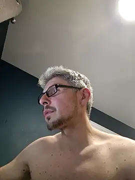 CerveniXXL online show from 04/21/26, 07:28