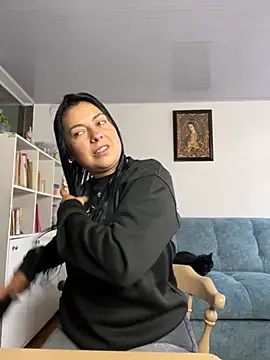 bianca jhonsson online show from 10/14/25, 01:45