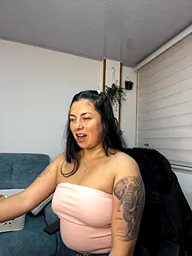 bianca jhonsson online show from 10/30/25, 02:46