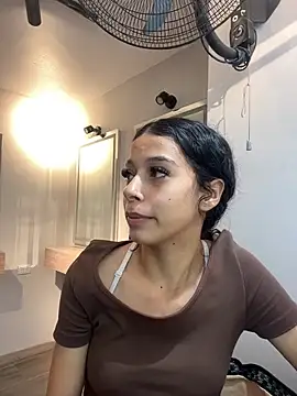 ChloeRosses online show from 04/18/26, 07:29