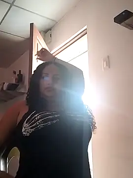 MEYBELLATINA online show from 04/04/26, 09:45