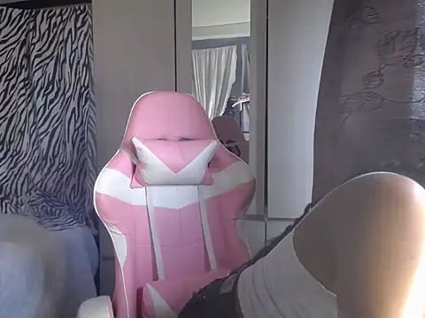 Nahomyyy online show from 02/11/26, 07:08