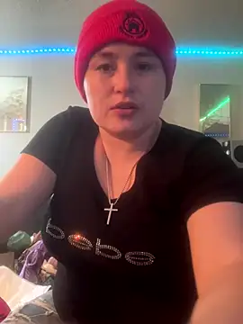 Snapshot of BuzzBunni69 chatting on 10/04/25, 09:51 BuzzBunni69 online show from 10/04/25, 09:51