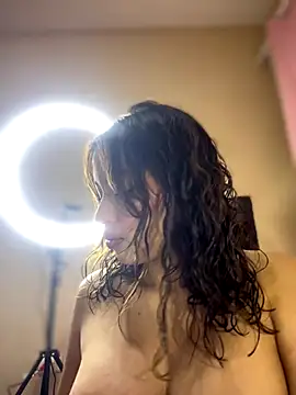 Mia Valmont online show from 10/16/25, 02:18