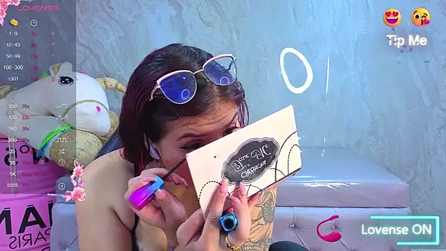 draviana a  online show from 03/04/26, 03:01