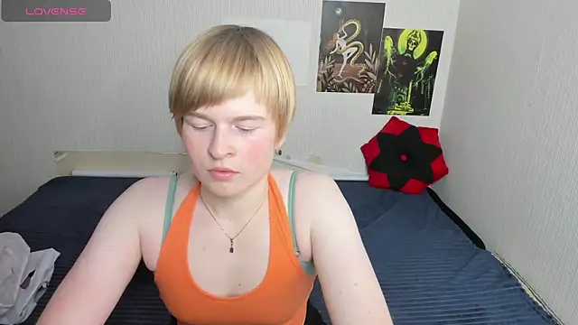 Cattie w  online show from 11/26/25, 01:06