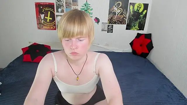 Snapshot of Cattie_w_ chatting on 06/16/26, 01:19 Cattie w online show from 06/16/26, 01:19