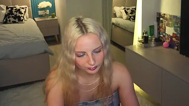 Snapshot of Naymoria chatting on 07/04/26, 03:07 Naymoria online show from 07/04/26, 03:07