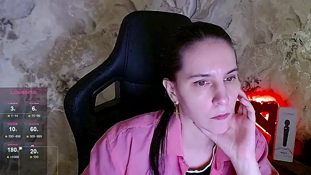 Snapshot of Irwi_Tomboy chatting on 06/01/26, 02:41 Irwi Tomboy online show from 06/01/26, 02:41