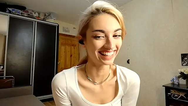 JillianBozak online show from 10/13/25, 12:10