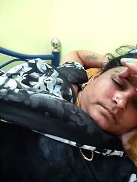 navyasree143 online show from 04/15/26, 10:11