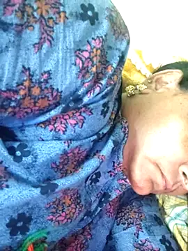 navyasree143 online show from 04/17/26, 12:57