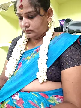 navyasree143 online show from 04/18/26, 03:21