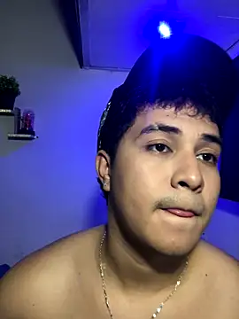 Snapshot of loki32men chatting on 09/27/25, 04:06 loki32men online show from 09/27/25, 04:06