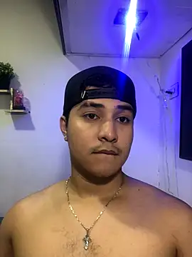 Snapshot of loki32men chatting on 09/28/25, 03:23 loki32men online show from 09/28/25, 03:23