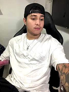 Snapshot of loki32men chatting on 10/03/25, 03:25 loki32men online show from 10/03/25, 03:25