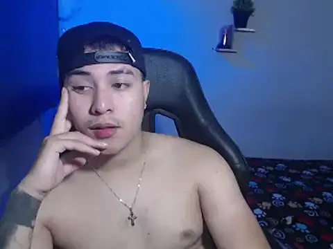 Snapshot of loki32men chatting on 10/08/25, 07:00 loki32men online show from 10/08/25, 07:00