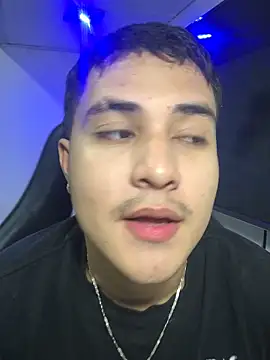 Snapshot of loki32men chatting on 10/10/25, 03:38 loki32men online show from 10/10/25, 03:38