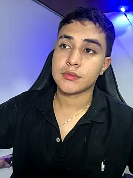 Snapshot of loki32men chatting on 10/25/25, 05:04 loki32men online show from 10/25/25, 05:04