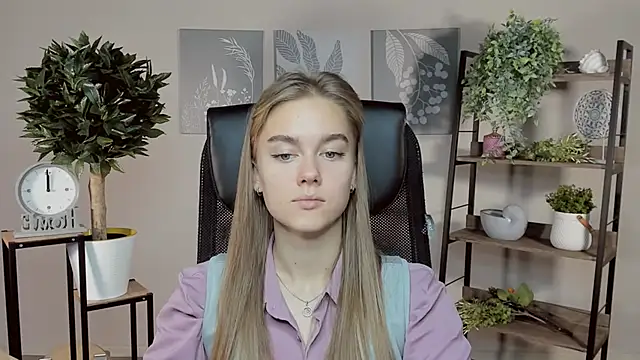 JuneWoods online show from 11/12/25, 07:42