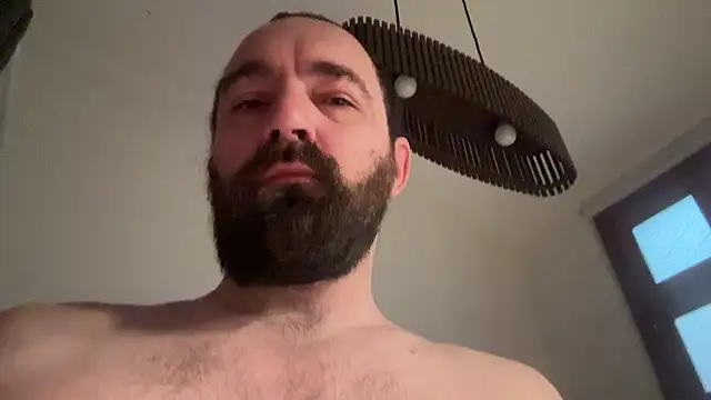 Snapshot of straight2fucked chatting on 03/06/26, 07:38 straight2fucked online show from 03/06/26, 07:38