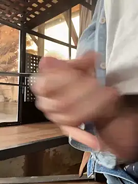 Snapshot of straight2fucked chatting on 03/11/26, 10:54 straight2fucked online show from 03/11/26, 10:54