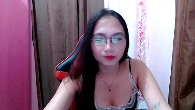 pinayscarlet online show from 10/12/25, 11:42