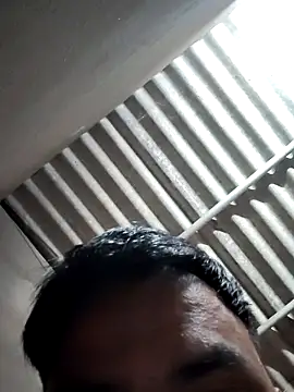 desiyouth94 online show from 10/28/25, 08:11