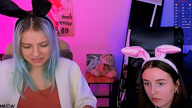 Snapshot of leslie_bird chatting on 10/09/25, 07:39 leslie bird online show from 10/09/25, 07:39