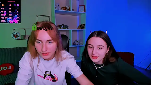 Snapshot of leslie_bird chatting on 10/15/25, 11:43 leslie bird online show from 10/15/25, 11:43