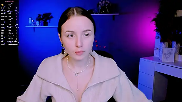 Snapshot of leslie_bird chatting on 10/16/25, 05:19 leslie bird online show from 10/16/25, 05:19