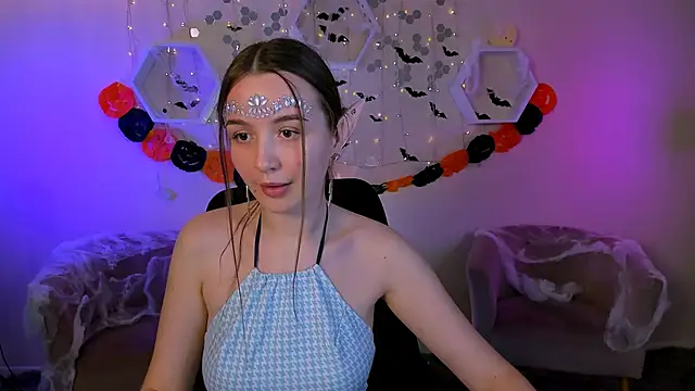 Snapshot of leslie_bird chatting on 10/22/25, 03:12 leslie bird online show from 10/22/25, 03:12