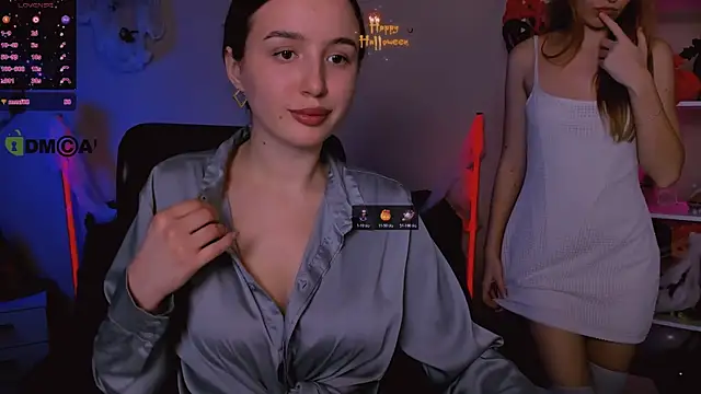 Snapshot of leslie_bird chatting on 10/28/25, 01:25 leslie bird online show from 10/28/25, 01:25