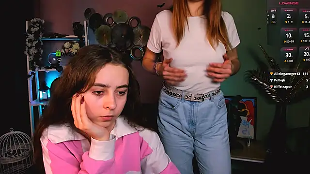 rebecca smile online show from 12/02/25, 01:28