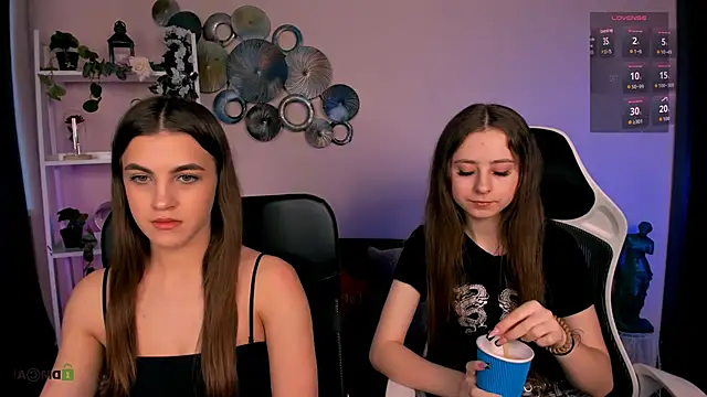 rebecca smile online show from 03/19/26, 01:15