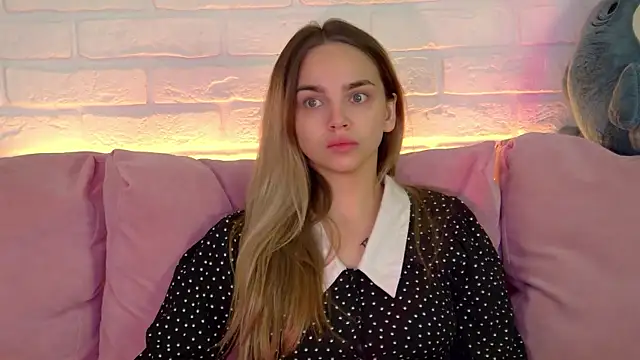 Snapshot of AnitaVenture chatting on 10/16/25, 04:13 AnitaVenture online show from 10/16/25, 04:13