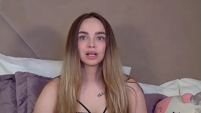 Snapshot of AnitaVenture chatting on 05/16/26, 04:17 AnitaVenture online show from 05/16/26, 04:17