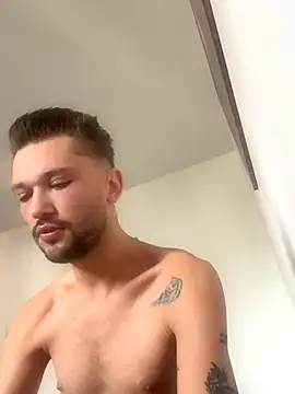 Snapshot of babykriss chatting on 09/27/25, 07:35 babykriss online show from 09/27/25, 07:35