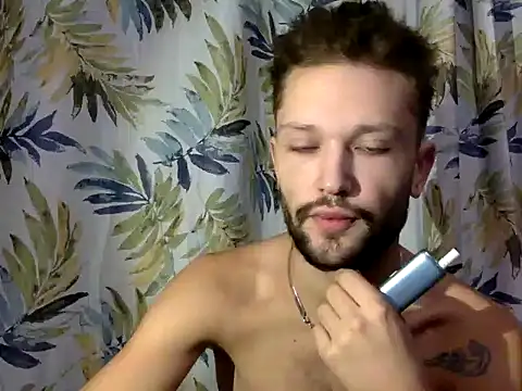 Snapshot of babykriss chatting on 10/16/25, 10:16 babykriss online show from 10/16/25, 10:16