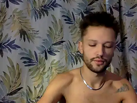 Snapshot of babykriss chatting on 10/17/25, 12:08 babykriss online show from 10/17/25, 12:08