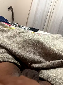 Snapshot of favelado33 chatting on 09/28/25, 05:46 favelado33 online show from 09/28/25, 05:46