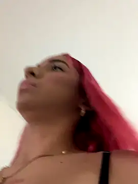 Snapshot of theladymonserrateshow chatting on 10/06/25, 12:13 theladymonserrateshow online show from 10/06/25, 12:13