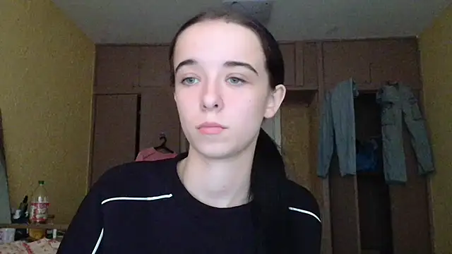 Emilia Light online show from 10/18/25, 09:10