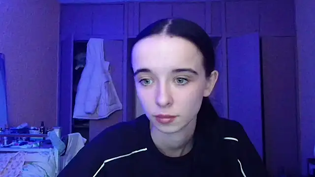 Emilia Light online show from 11/15/25, 12:34