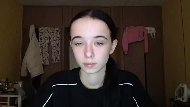 Emilia Light online show from 11/23/25, 09:09