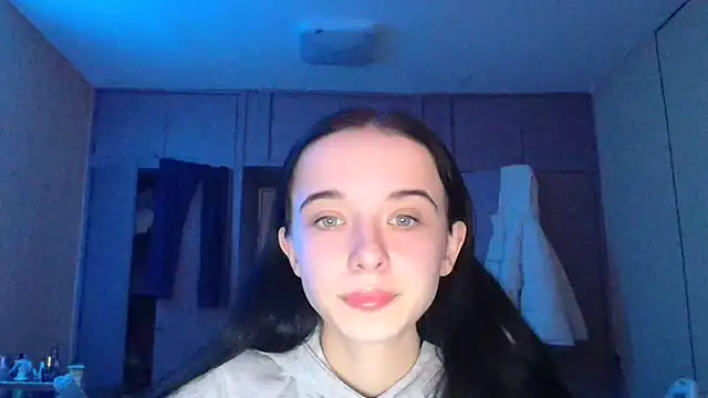 Emilia Light online show from 12/21/25, 10:11