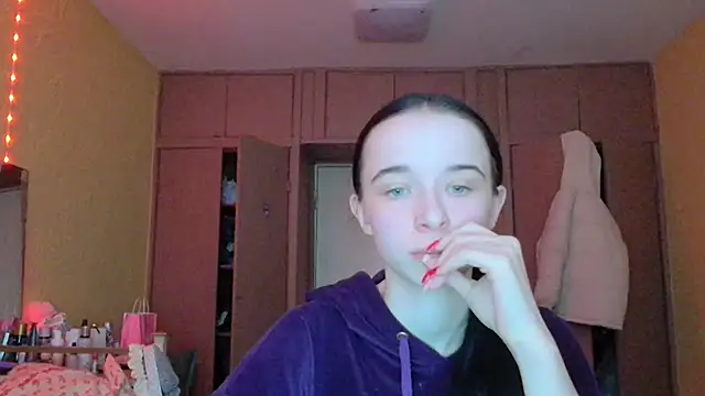 Emilia Light online show from 03/02/26, 06:36