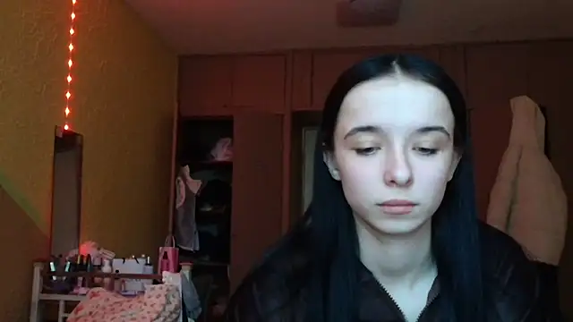 Emilia Light online show from 03/04/26, 08:31