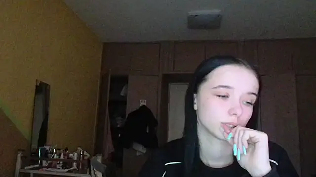 Emilia Light online show from 04/03/26, 08:01