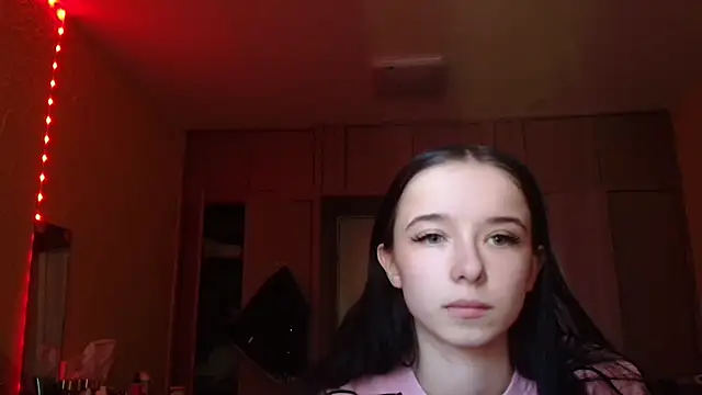 Emilia Light online show from 04/22/26, 06:38